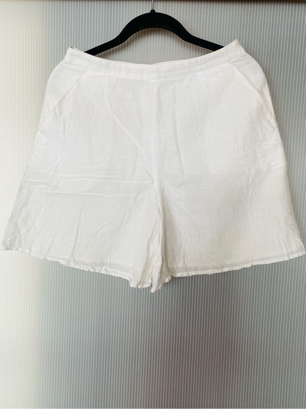 Obakki White High-Waist Linen-Blend Shorts